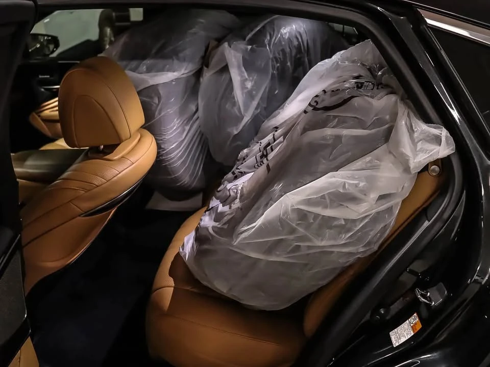 2023 Lexus LS 5th Gen - Image 15 of 20