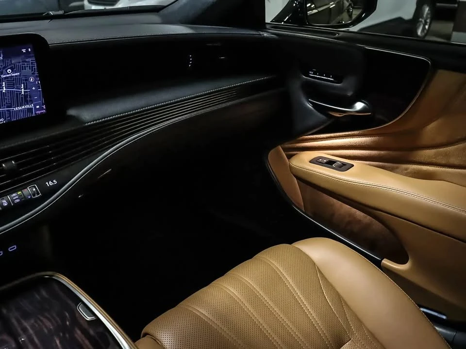2023 Lexus LS 5th Gen - Image 14 of 20