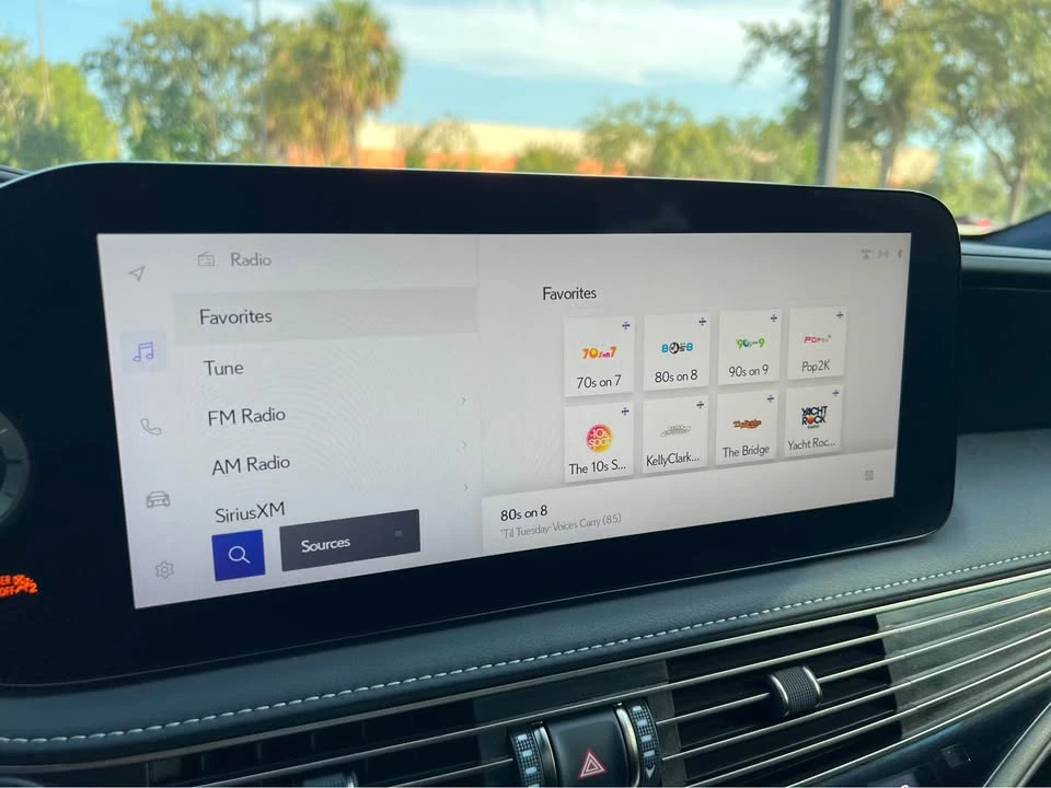 2023 Lexus LS 5th Gen - Image 13 of 20