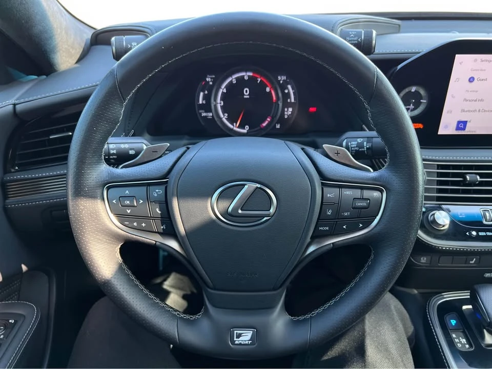 2023 Lexus LS 5th Gen - Image 19 of 20