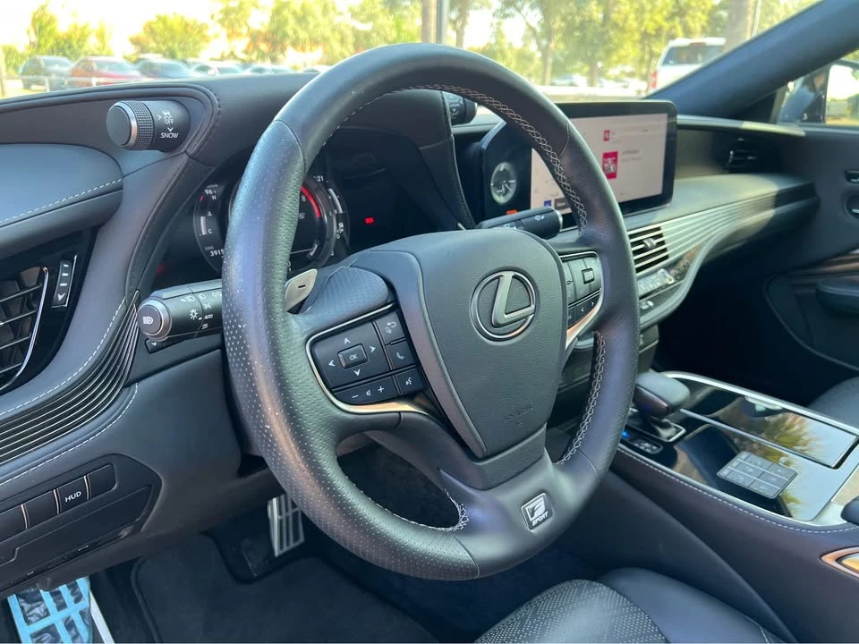2023 Lexus LS 5th Gen - Image 20 of 20