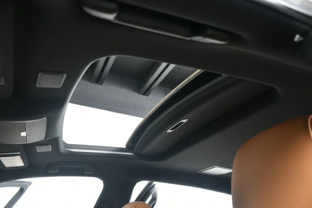 2023 Lexus LS 5th Gen - Image 6 of 12