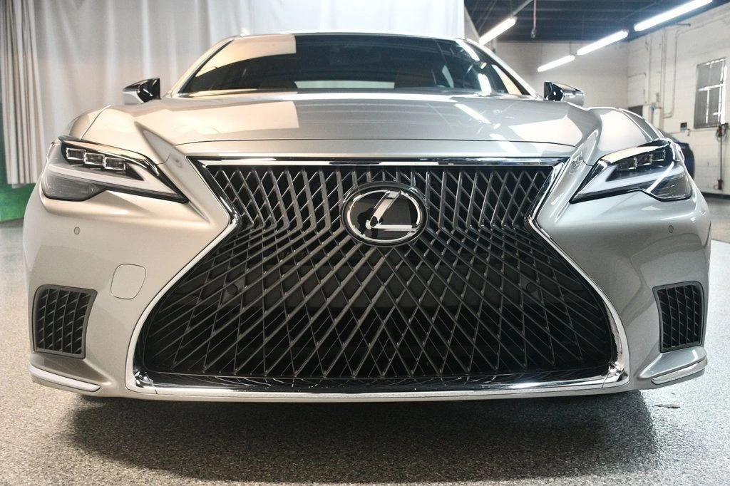 2023 Lexus LS 5th Gen - Image 12 of 12