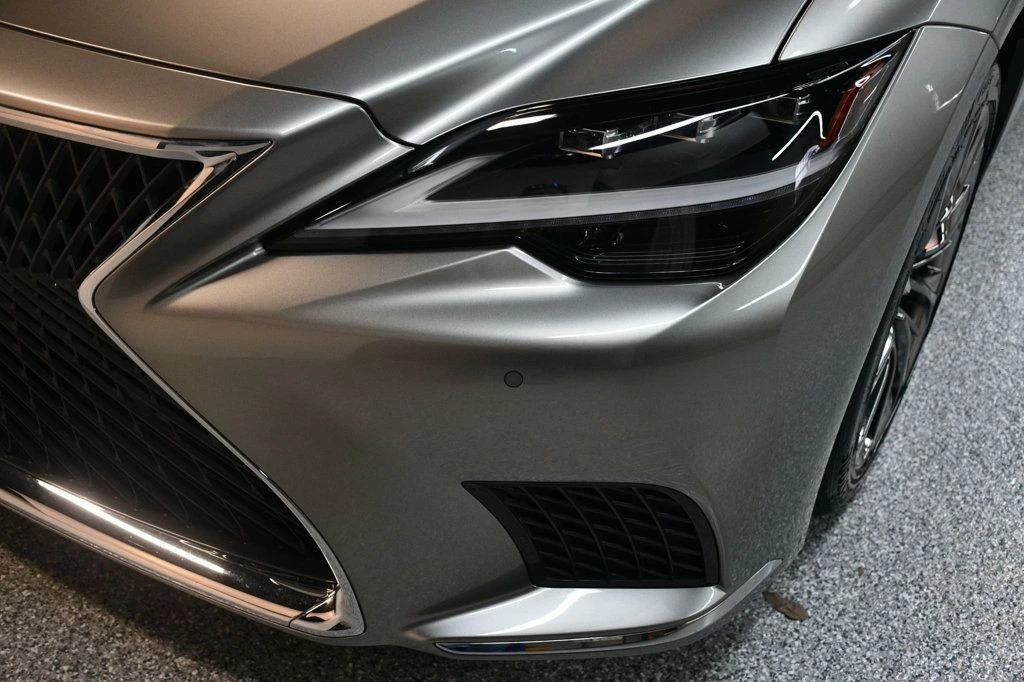2023 Lexus LS 5th Gen - Image 11 of 12