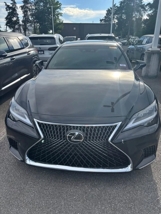 2023 Lexus LS 5th Gen - Image 3 of 6