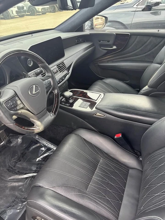 2023 Lexus LS 5th Gen - Image 4 of 6