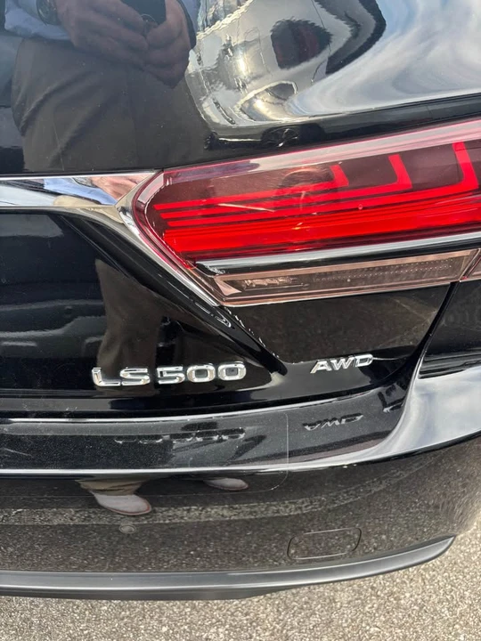 2023 Lexus LS 5th Gen - Image 6 of 6