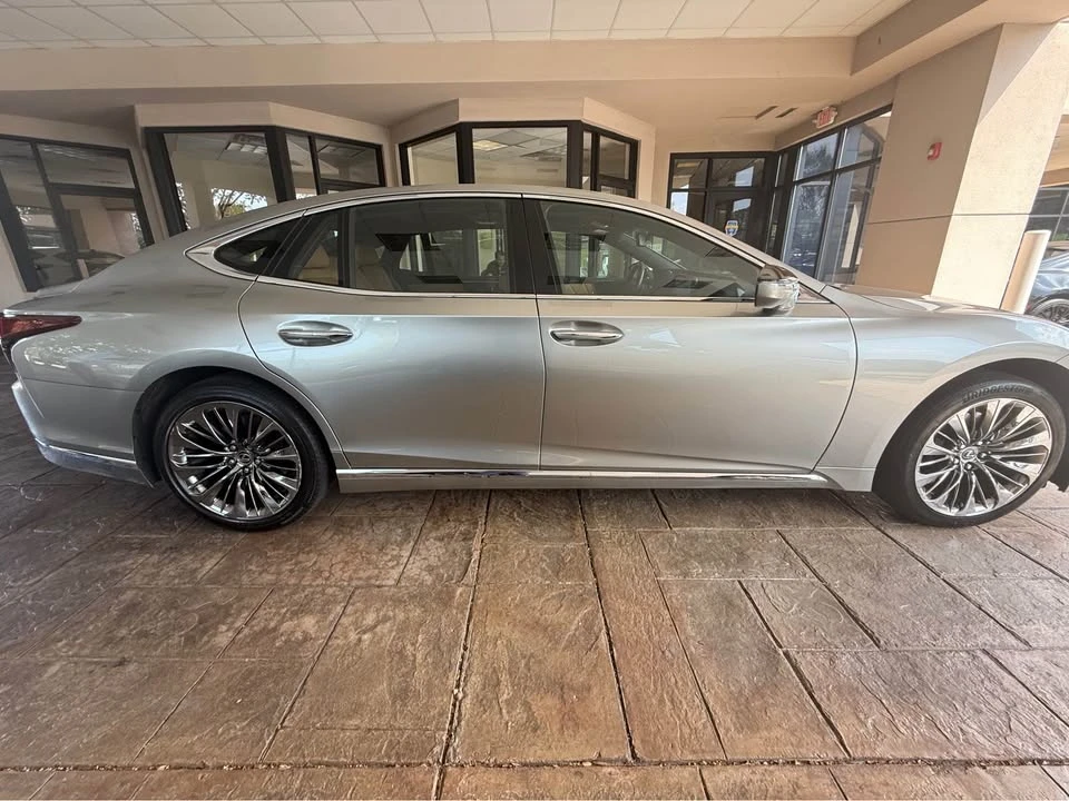 2023 Lexus LS 5th Gen - Image 3 of 11