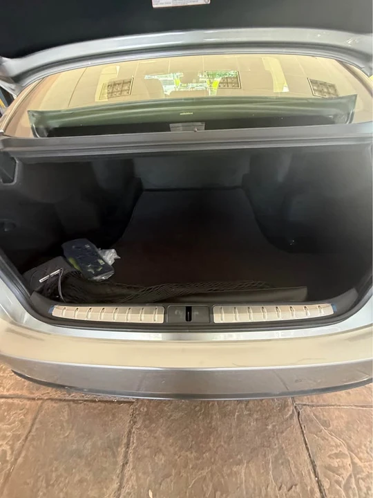 2023 Lexus LS 5th Gen - Image 8 of 11