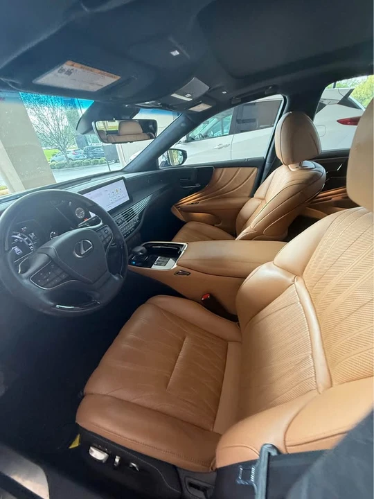 2023 Lexus LS 5th Gen - Image 6 of 11