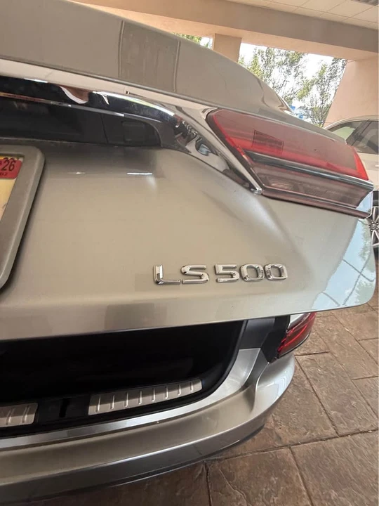 2023 Lexus LS 5th Gen - Image 5 of 11