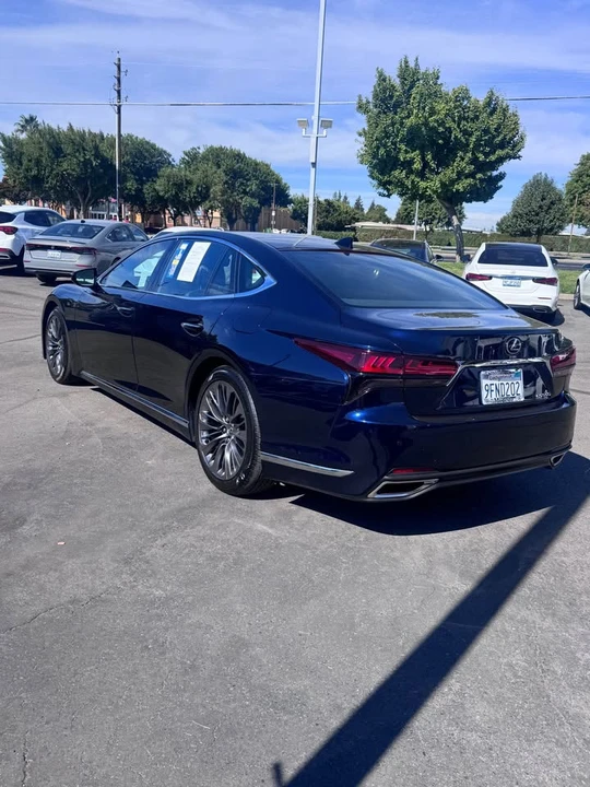 2023 Lexus LS 5th Gen - Image 5 of 12