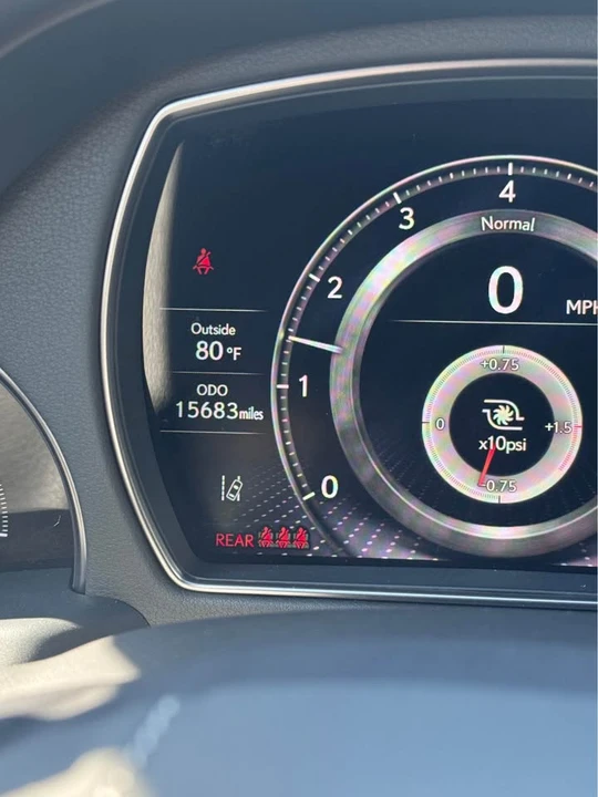 2023 Lexus LS 5th Gen - Image 11 of 12