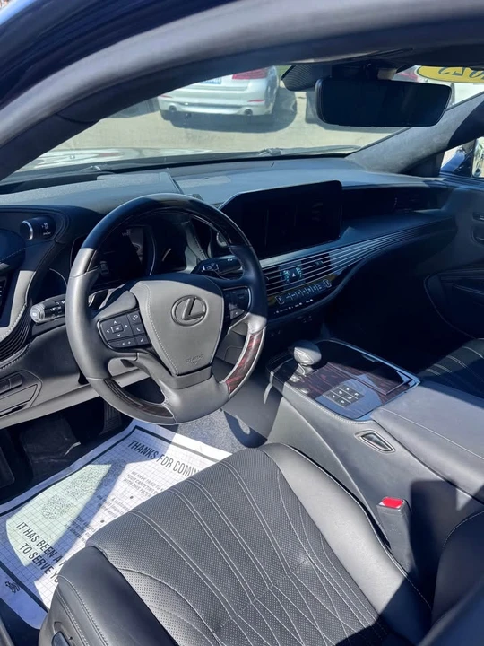 2023 Lexus LS 5th Gen - Image 7 of 12