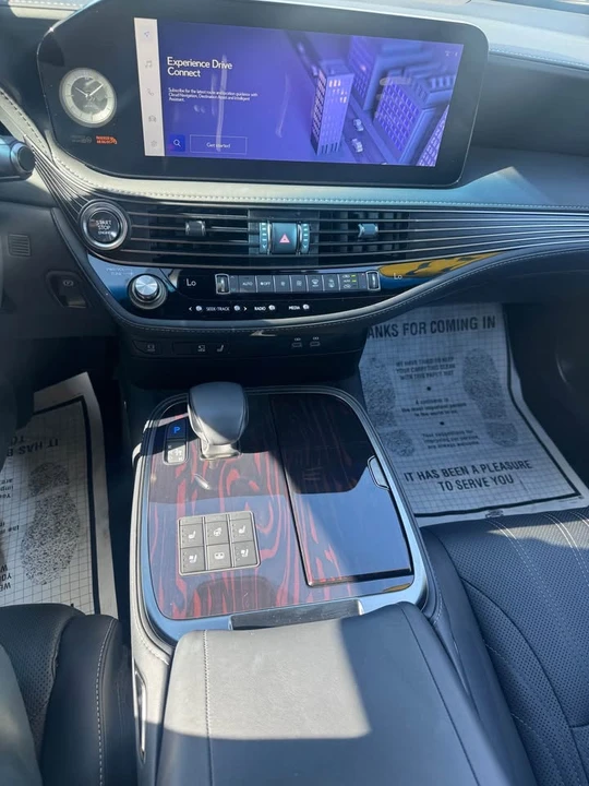2023 Lexus LS 5th Gen - Image 12 of 12