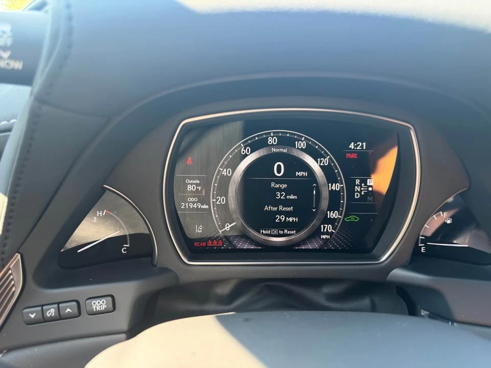 2023 Lexus LS 5th Gen - Image 5 of 10