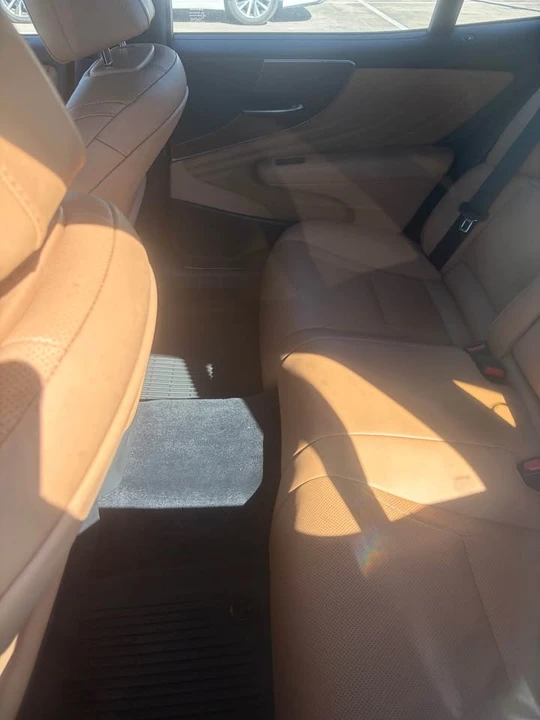 2023 Lexus LS 5th Gen - Image 6 of 11