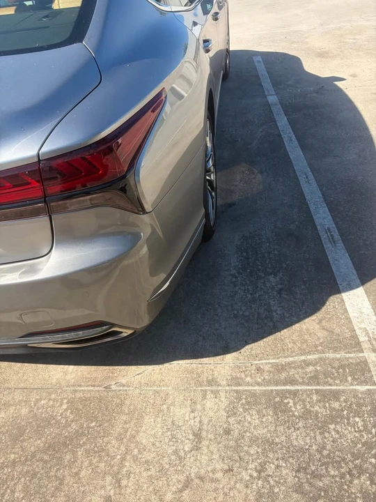 2023 Lexus LS 5th Gen - Image 8 of 11