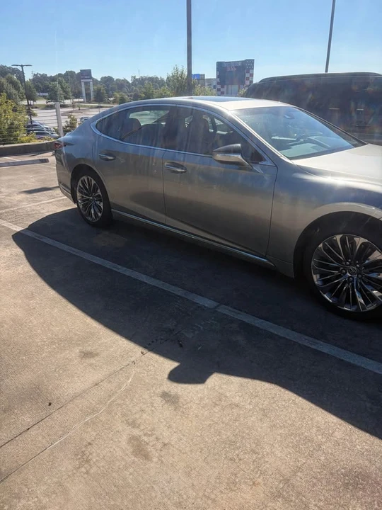 2023 Lexus LS 5th Gen - Image 11 of 11