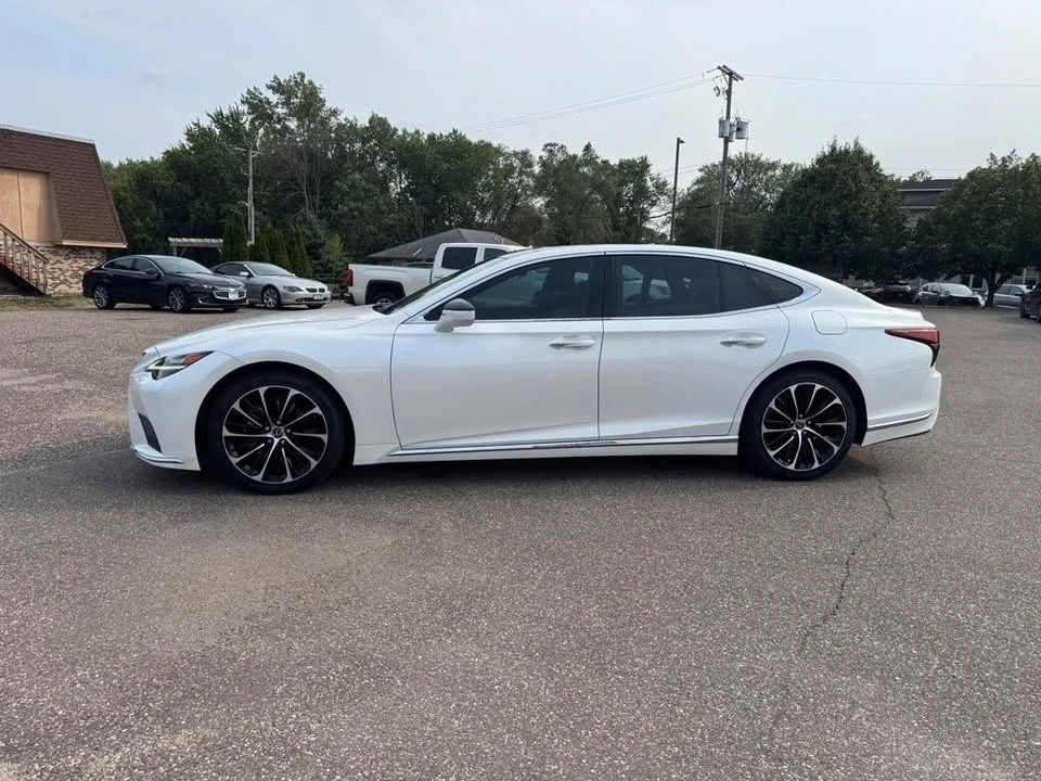 2023 Lexus LS 5th Gen - Image 9 of 20