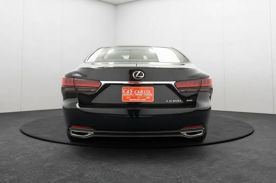2023 Lexus LS 5th Gen - Image 8 of 20