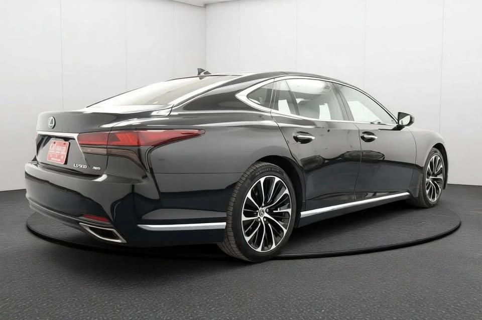 2023 Lexus LS 5th Gen - Image 9 of 20