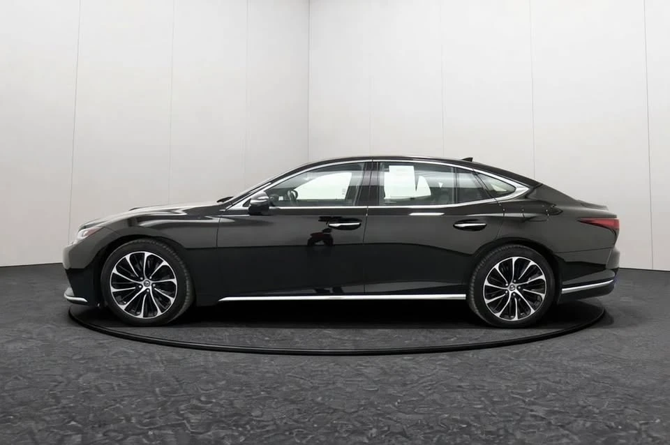 2023 Lexus LS 5th Gen - Image 4 of 20