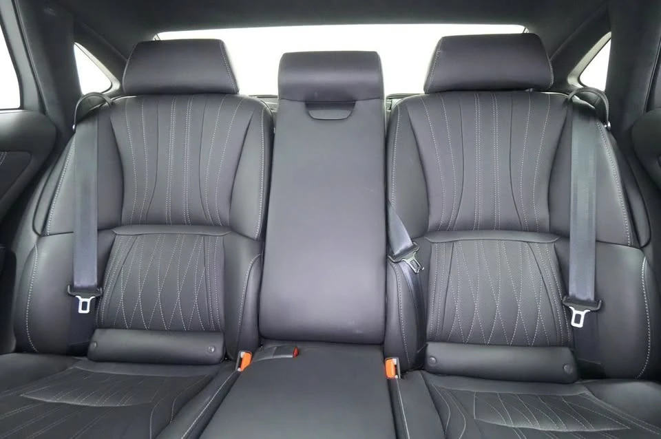 2023 Lexus LS 5th Gen - Image 15 of 20