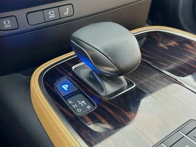 2023 Lexus LS 5th Gen - Image 15 of 20