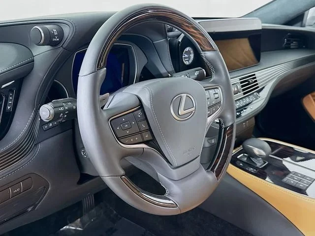 2023 Lexus LS 5th Gen - Image 10 of 20