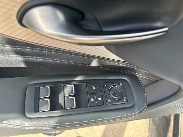 2023 Lexus LS 5th Gen - Image 11 of 19