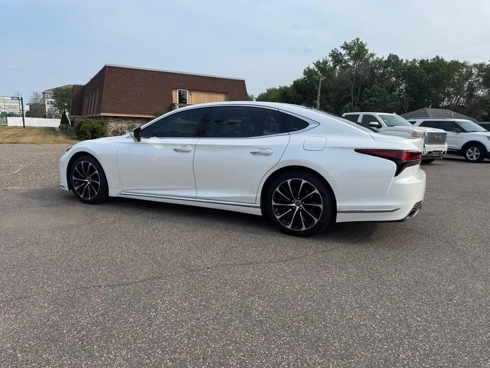 2023 Lexus LS 5th Gen - Image 8 of 20