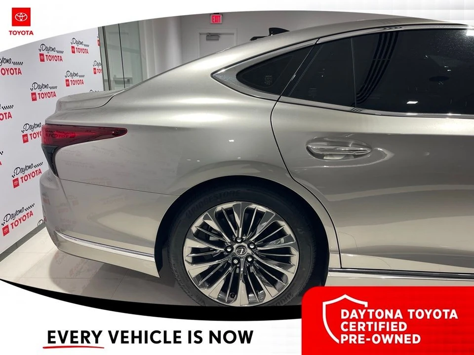 2023 Lexus LS 5th Gen - Image 9 of 10