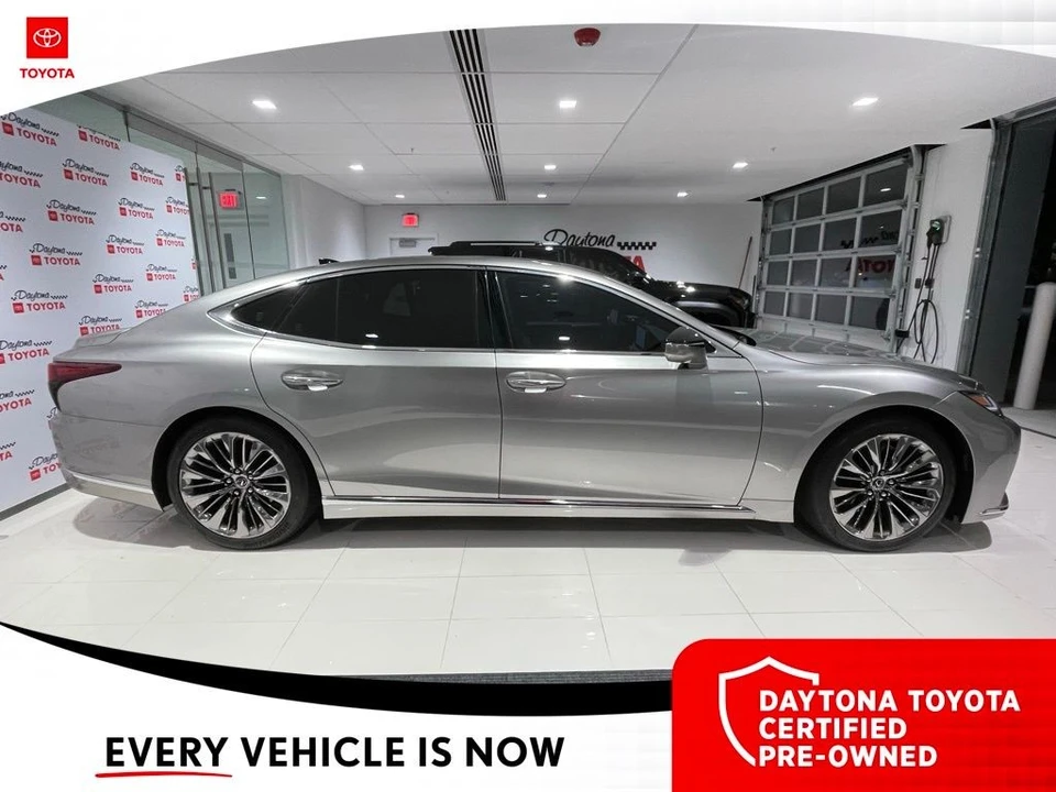 2023 Lexus LS 5th Gen - Image 8 of 10