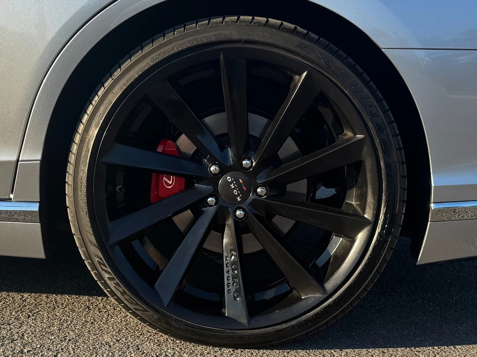 2023 Lexus LS 5th Gen - Image 12 of 21
