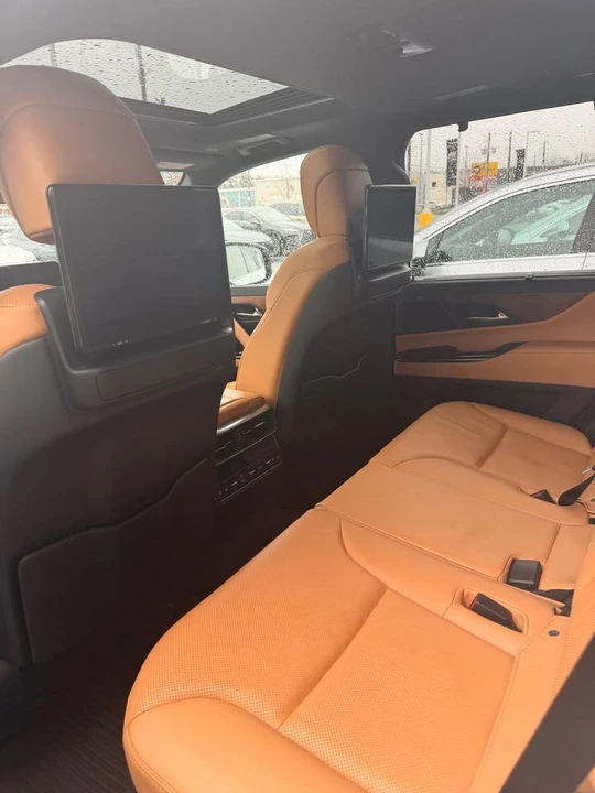 2023 Lexus LX 4th Gen - Image 6 of 9