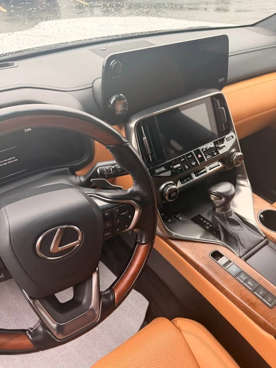 2023 Lexus LX 4th Gen - Image 4 of 9
