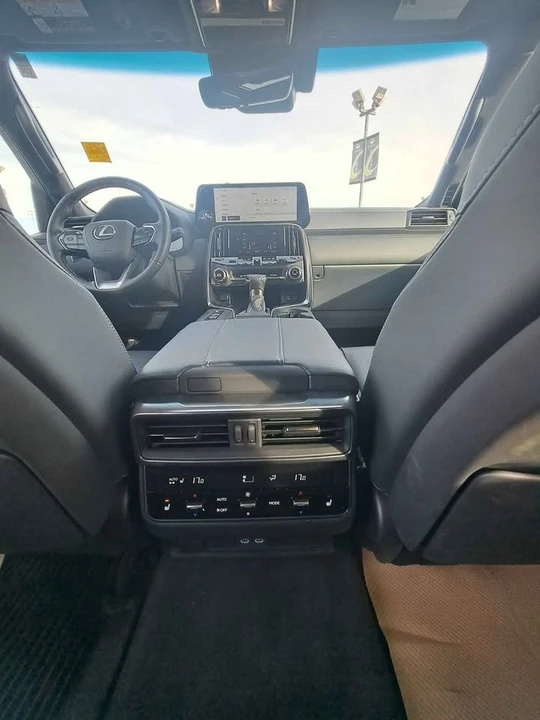 2023 Lexus LX 4th Gen - Image 5 of 9
