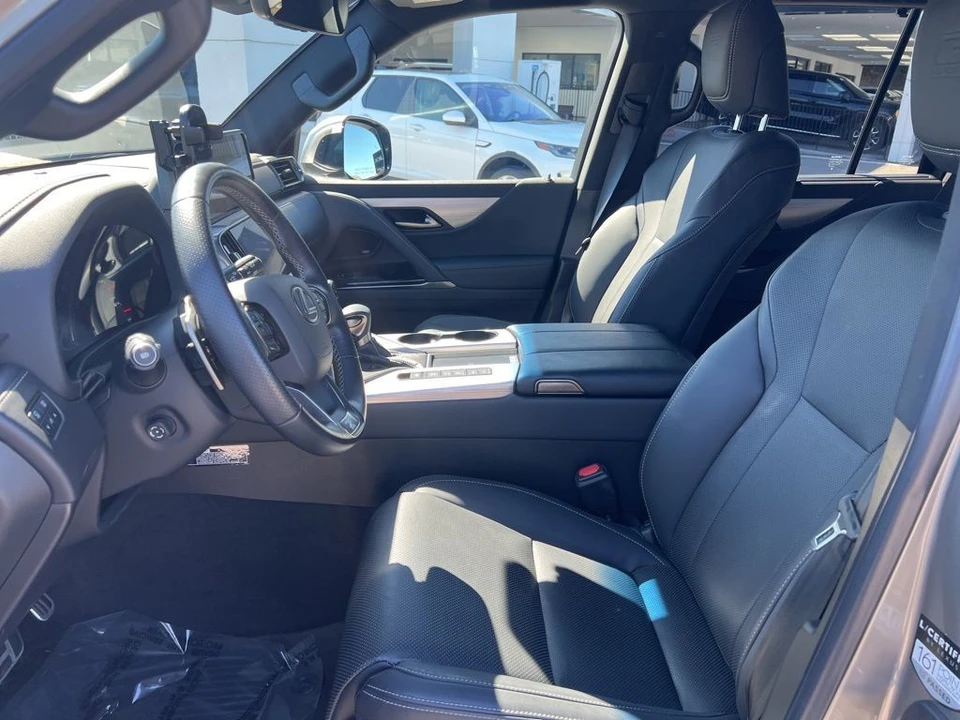 2023 Lexus LX 4th Gen - Image 10 of 12