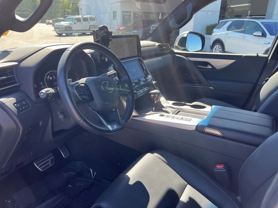 2023 Lexus LX 4th Gen - Image 11 of 12