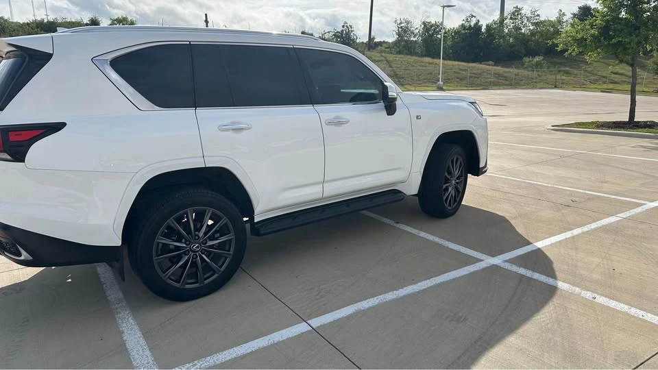2023 Lexus LX 4th Gen - Image 5 of 17