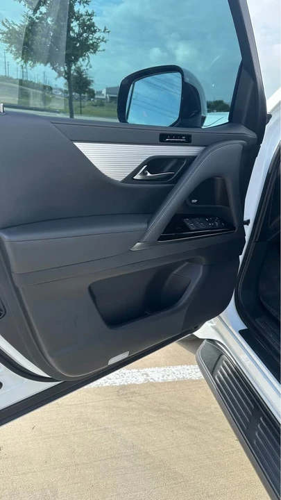 2023 Lexus LX 4th Gen - Image 10 of 17