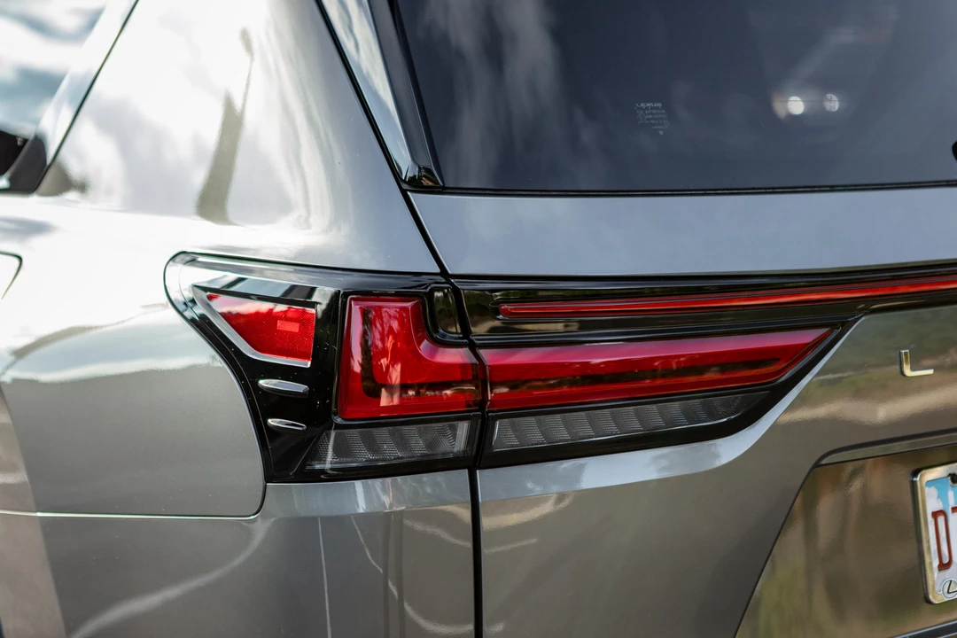 2023 Lexus LX 4th Gen - Image 25 of 31