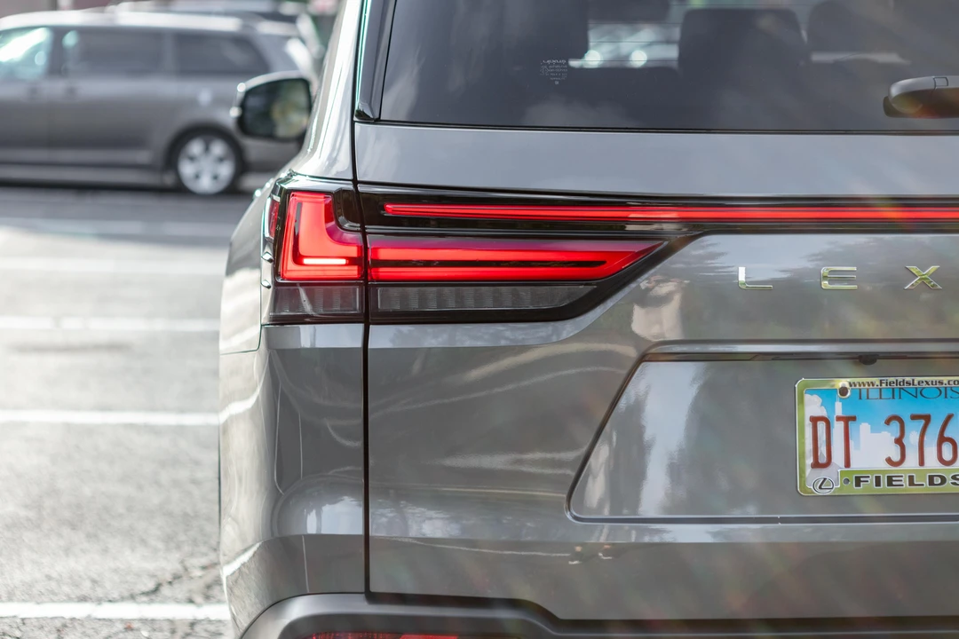 2023 Lexus LX 4th Gen - Image 27 of 31