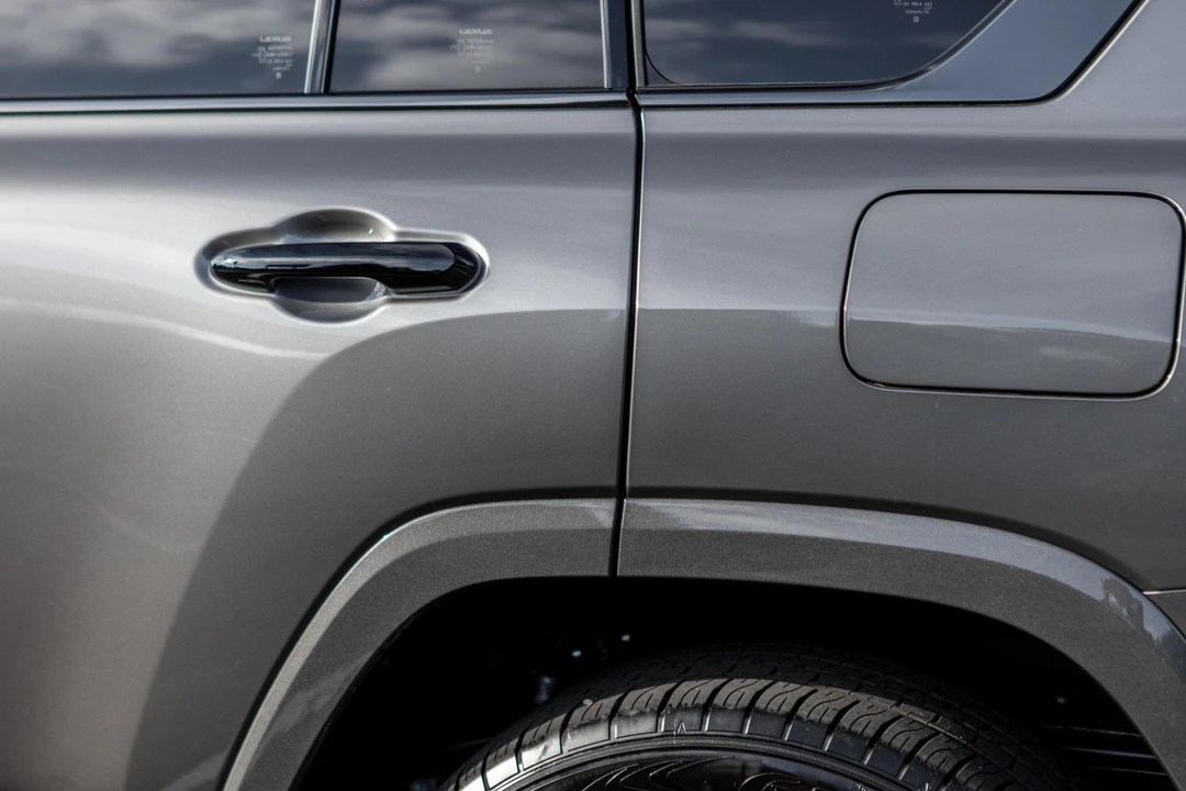 2023 Lexus LX 4th Gen - Image 23 of 31