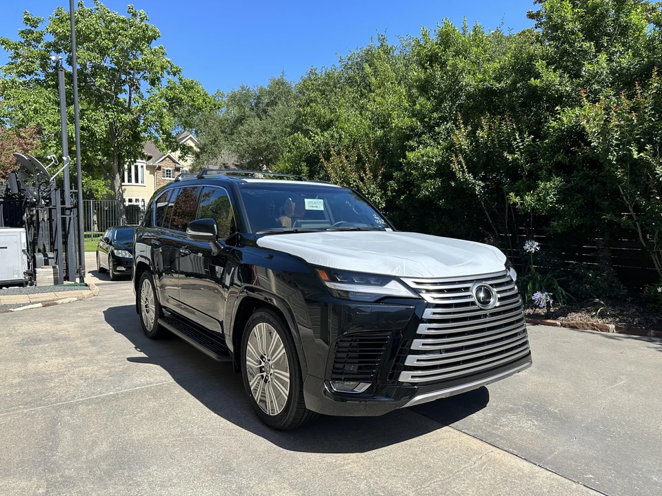 2023 Lexus LX 4th Gen - Image 15 of 31
