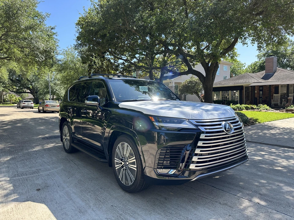 2023 Lexus LX 4th Gen - Image 14 of 31