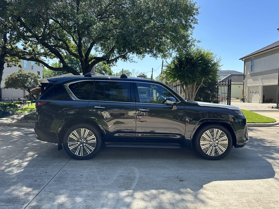 2023 Lexus LX 4th Gen - Image 13 of 31