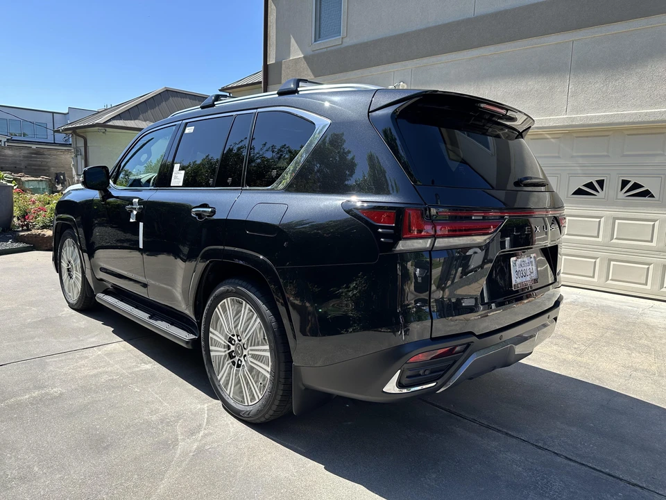 2023 Lexus LX 4th Gen - Image 9 of 31