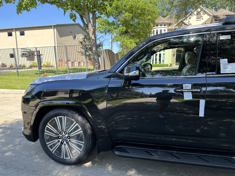 2023 Lexus LX 4th Gen - Image 26 of 31